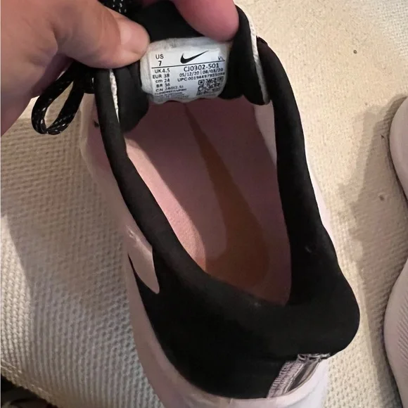 Nike Air Zoom Winflo Womens Size 7 US Light Arctic Pink Running Shoes - Picture 7 of 8